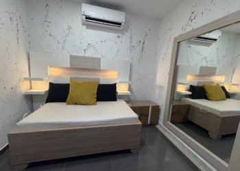 white castle studio 11